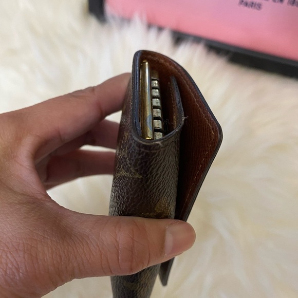Lv monogram 6 key holder - Picture 7 of 13